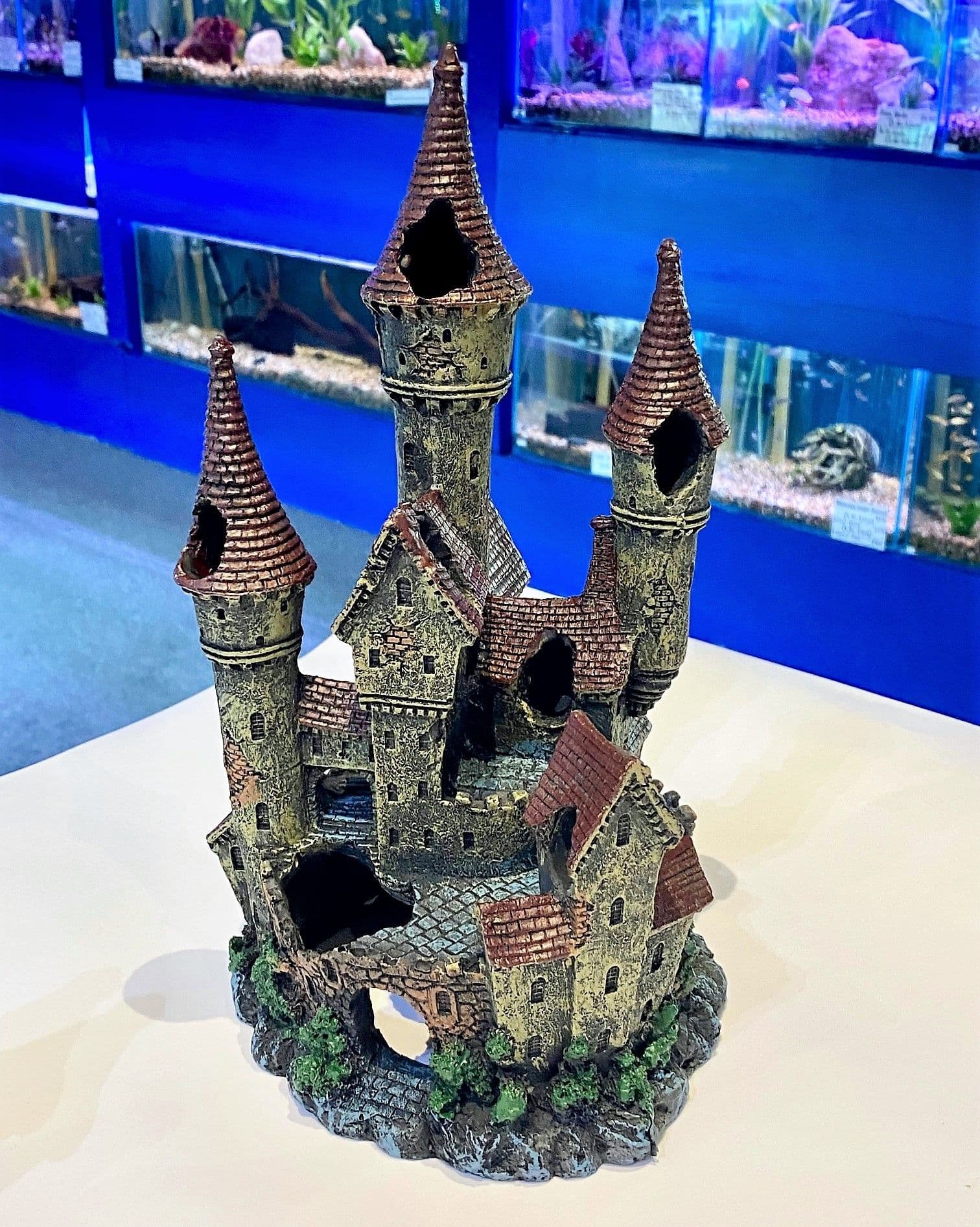 Betta Aquatic Ornament Large Castle (16cm x 15cm x 29cm) - Image 3
