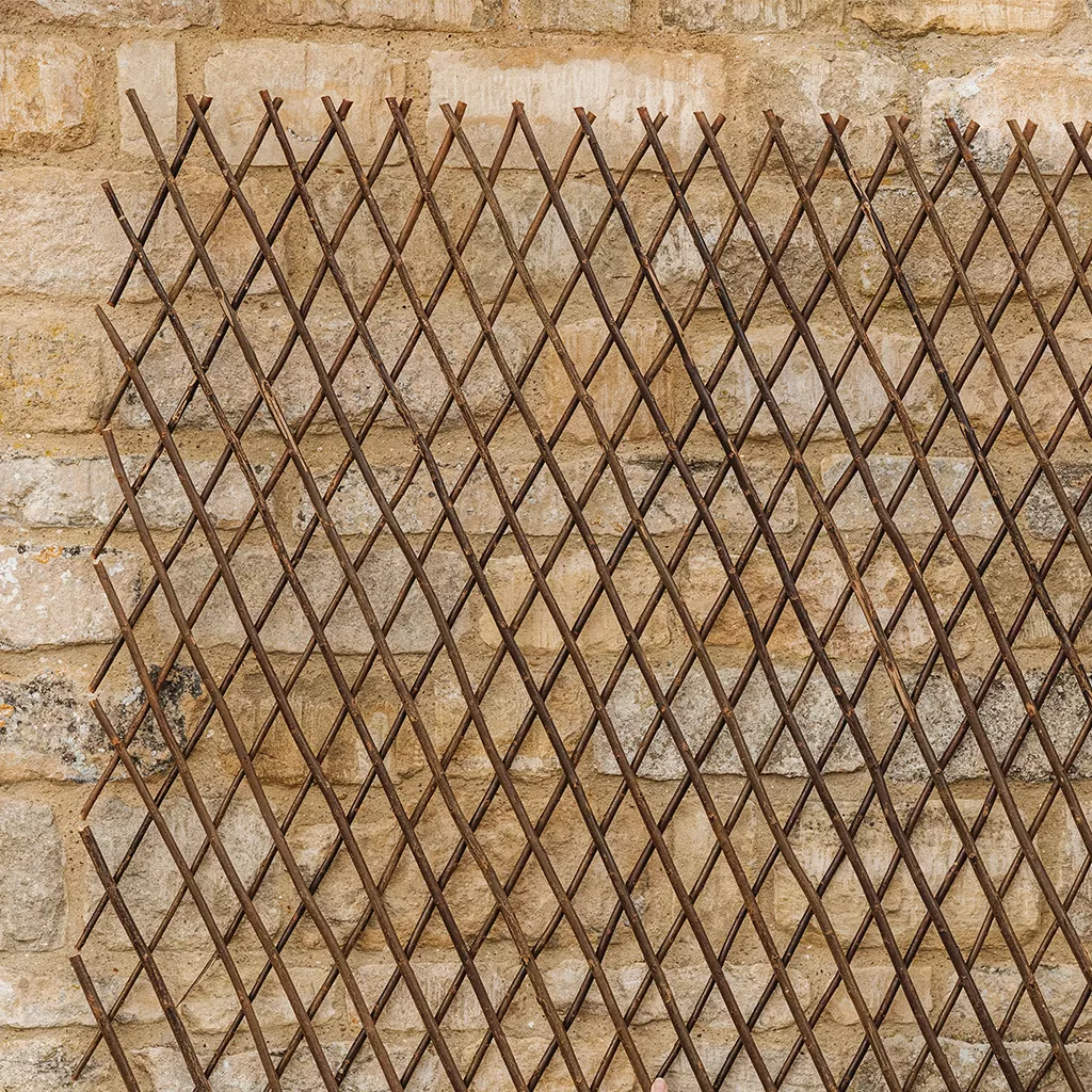 Gardman Expanding Willow Trellis 1.8 x 0.6m - Image 3