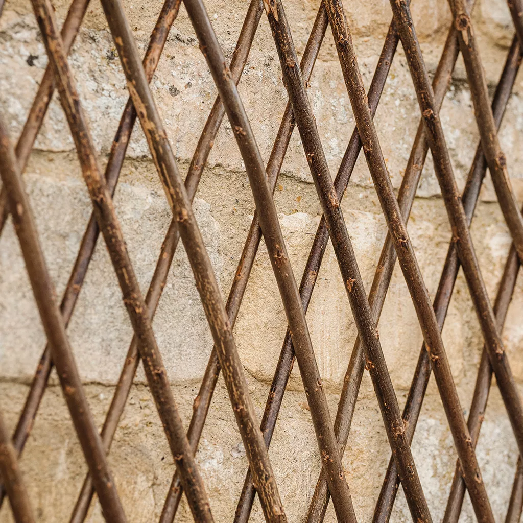 Gardman Expanding Willow Trellis 1.8 x 0.6m - Image 4
