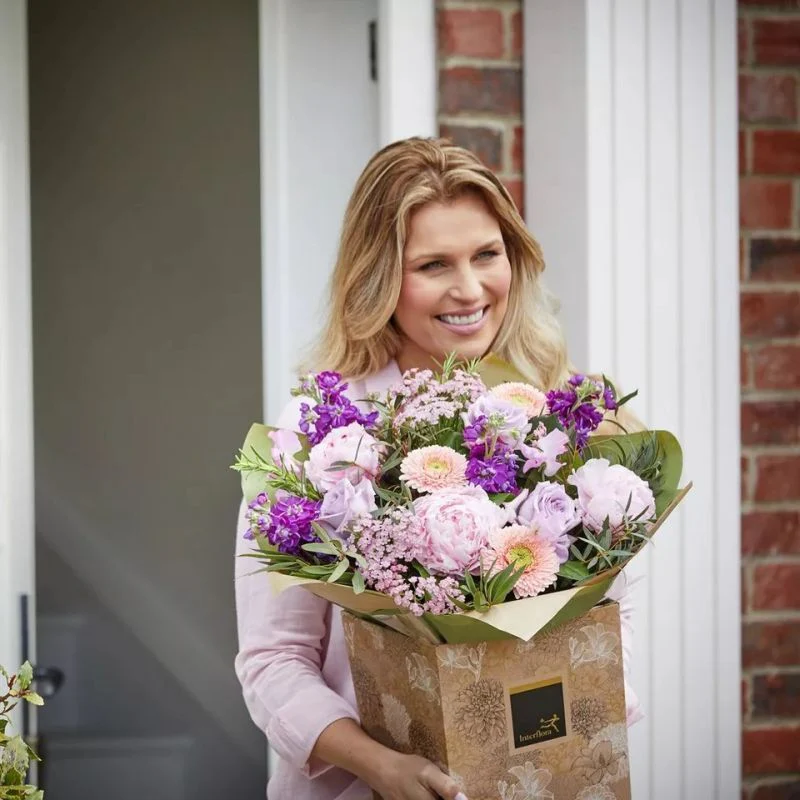 Hand-Tied Bouquet - Image 3