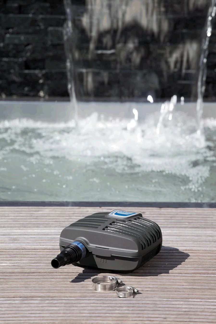 Oase Aquamax Eco Classic 5500 Filter & Watercourse Pump - Image 2